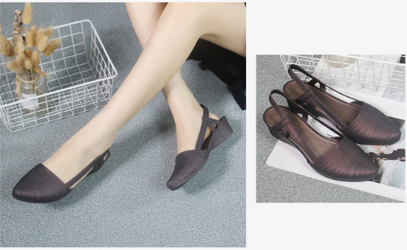 Soft Plastic Pointed Rain Boots for Beach Use